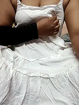 Snapshot of preethi-lovely chatting on 11-14-25, 02:05 preethi-lovely online show from 11-14-25, 02:05