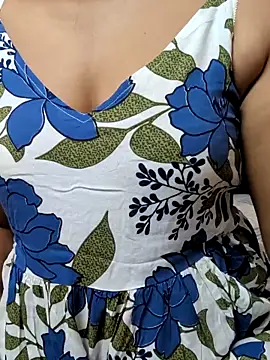 Snapshot of preethi-lovely chatting on 11-21-25, 04:44 preethi-lovely online show from 11-21-25, 04:44