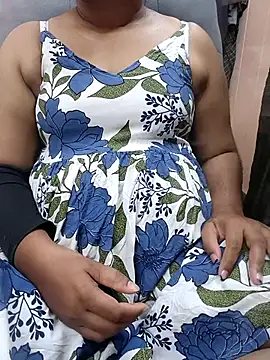 Snapshot of preethi-lovely chatting on 12-17-25, 12:00 preethi-lovely online show from 12-17-25, 12:00