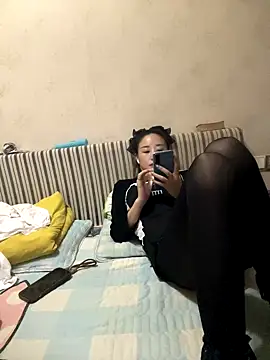 Snapshot of xiuchun100 chatting on 10-02-25, 03:41 xiuchun100 online show from 10-02-25, 03:41