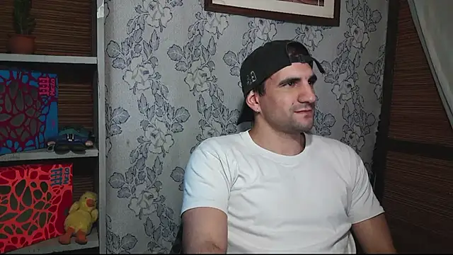 Snapshot of ObeyLust chatting on 09-21-25, 03:08 ObeyLust online show from 09-21-25, 03:08