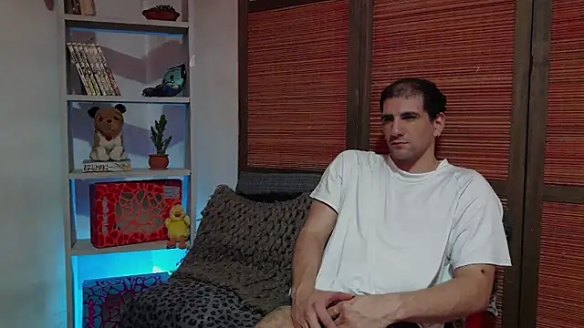 Snapshot of ObeyLust chatting on 09-29-25, 05:18 ObeyLust online show from 09-29-25, 05:18