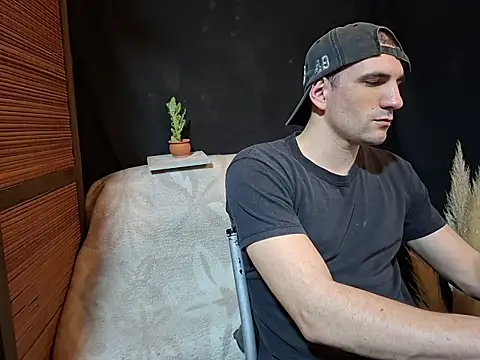 Snapshot of ObeyLust chatting on 10-30-25, 04:47 ObeyLust online show from 10-30-25, 04:47