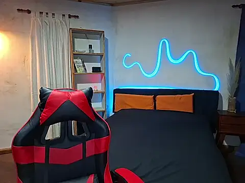 Snapshot of ObeyLust chatting on 11-22-25, 11:37 ObeyLust online show from 11-22-25, 11:37