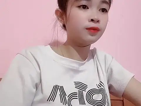 Snapshot of Suna7383 chatting on 10-08-25, 03:53 Suna7383 online show from 10-08-25, 03:53