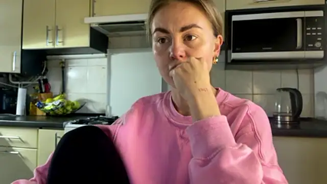 MartaLuna  online show from 04-25-26, 04:04