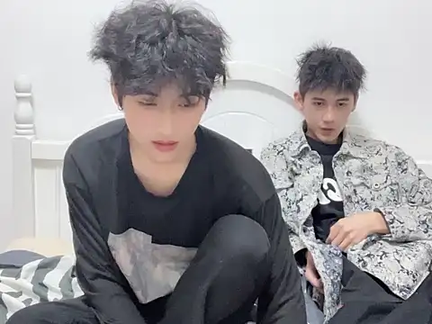 yangyang-2563 online show from 10-17-25, 12:41