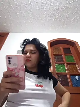 Snapshot of MaoMaoLa chatting on 09-30-25, 05:23 MaoMaoLa online show from 09-30-25, 05:23