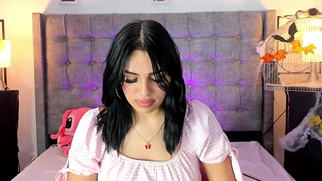 Snapshot of Linda_Fosterr chatting on 11-04-25, 02:32 Linda Fosterr online show from 11-04-25, 02:32