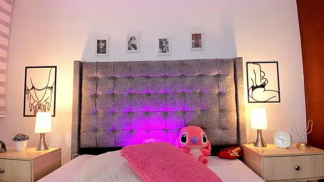 Snapshot of Linda_Fosterr chatting on 11-15-25, 02:31 Linda Fosterr online show from 11-15-25, 02:31