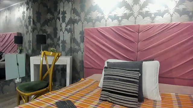 VictoriaQueen Fg online show from 10-21-25, 01:23