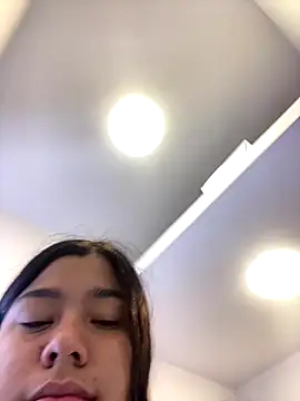 Snapshot of April_Becker chatting on 10-10-25, 03:05 April Becker online show from 10-10-25, 03:05