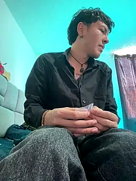 NaytonFreeman online show from 12-22-25, 05:21