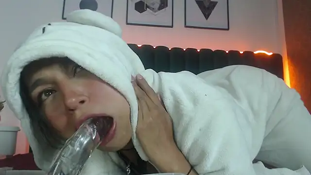 Keila Fg online show from 11-12-25, 08:19