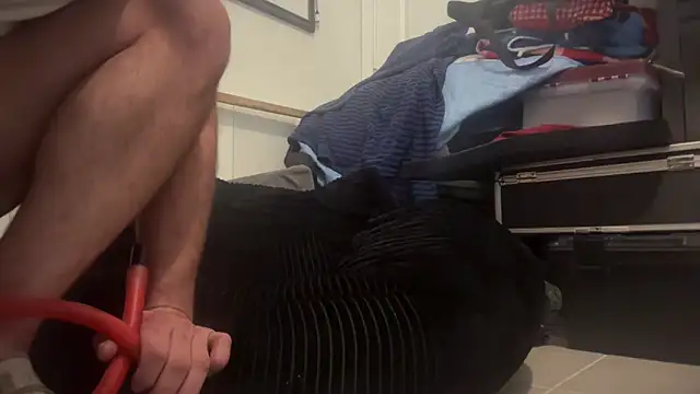 jasoncali305 online show from 10-31-25, 03:35