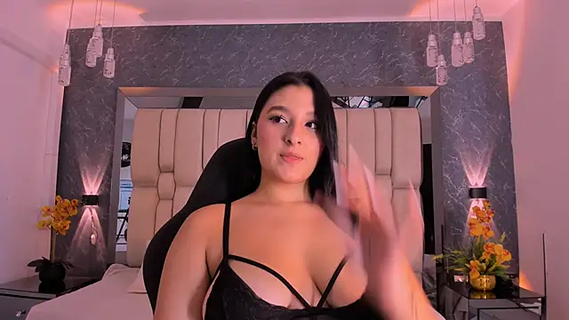 Snapshot of MariaFlowers chatting on 10-17-25, 08:11 MariaFlowers online show from 10-17-25, 08:11