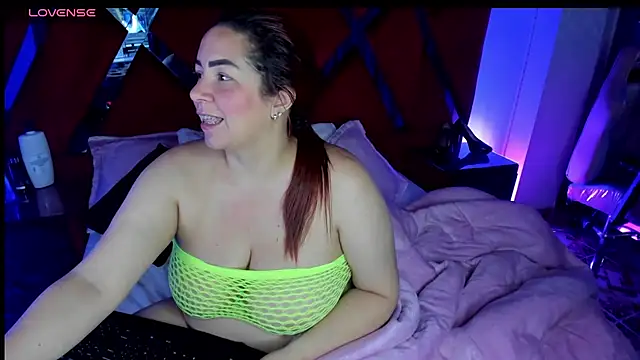 Snapshot of alexiaystive3 chatting on 10-12-25, 10:36 alexiaystive3 online show from 10-12-25, 10:36