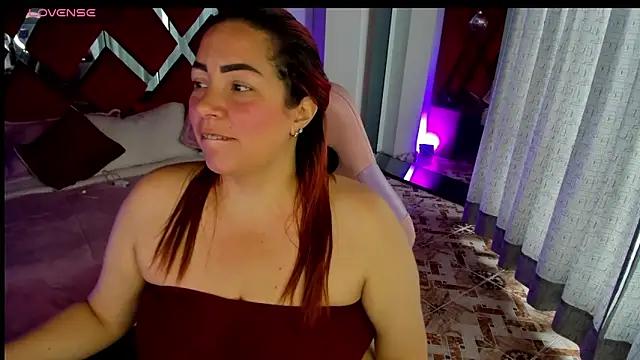 Snapshot of alexiaystive3 chatting on 10-13-25, 03:56 alexiaystive3 online show from 10-13-25, 03:56