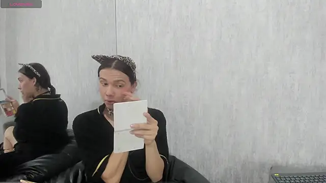 Snapshot of Almaazz chatting on 10-29-25, 08:21 Almaazz online show from 10-29-25, 08:21