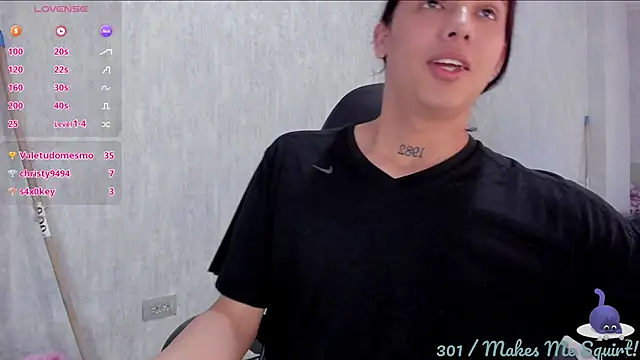 Snapshot of Almaazz chatting on 11-17-25, 04:35 Almaazz online show from 11-17-25, 04:35