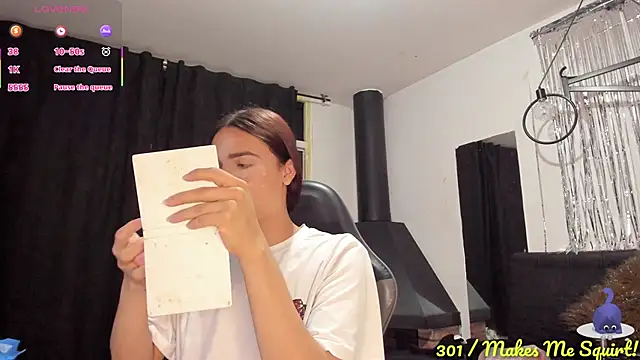 Snapshot of Almaazz chatting on 12-01-25, 12:04 Almaazz online show from 12-01-25, 12:04