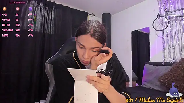 Snapshot of Almaazz chatting on 12-05-25, 01:09 Almaazz online show from 12-05-25, 01:09