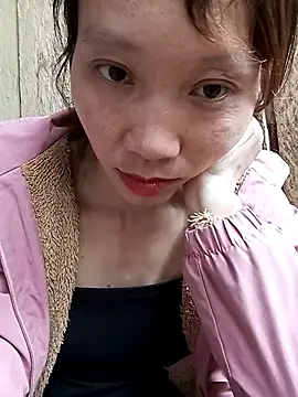 bonnie-00 online show from 10-29-25, 04:15