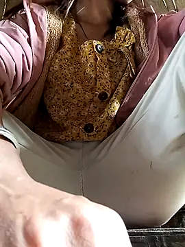 bonnie-00 online show from 04-21-26, 01:42