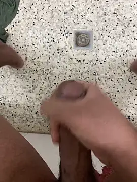 Snapshot of ali__ali210 chatting on 12-16-25, 11:10 ali ali210 online show from 12-16-25, 11:10