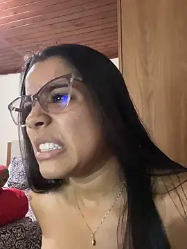 Snapshot of Isawilliams chatting on 09-18-25, 04:20 Isawilliams online show from 09-18-25, 04:20