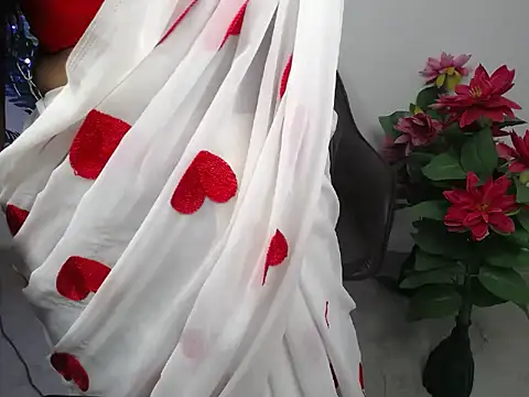 Snapshot of Naughtyy_stripgirl chatting on 09-24-25, 07:39 Naughtyy stripgirl online show from 09-24-25, 07:39