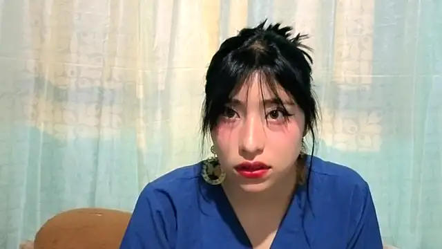 Sullyoonn online show from 10-31-25, 12:00