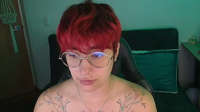 Miacatsito3 online show from 12-20-25, 03:46