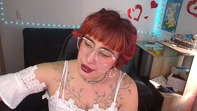 Miacatsito3 online show from 04-24-26, 08:22