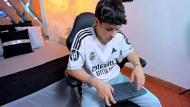 kraven lust online show from 10-23-25, 03:06