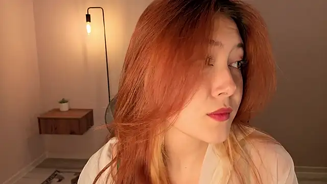 Frences Eyes online show from 11-28-25, 01:58