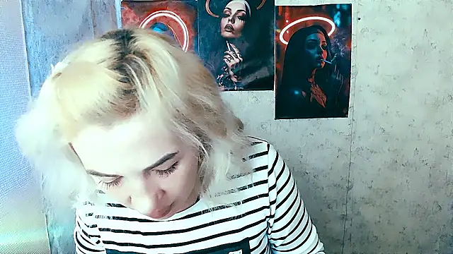 Snapshot of EmmaCat_ chatting on 11-01-25, 07:32 EmmaCat online show from 11-01-25, 07:32