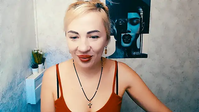 Snapshot of EmmaCat_ chatting on 11-03-25, 07:20 EmmaCat online show from 11-03-25, 07:20