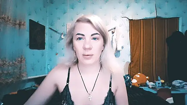 Snapshot of EmmaCat_ chatting on 11-15-25, 05:49 EmmaCat online show from 11-15-25, 05:49