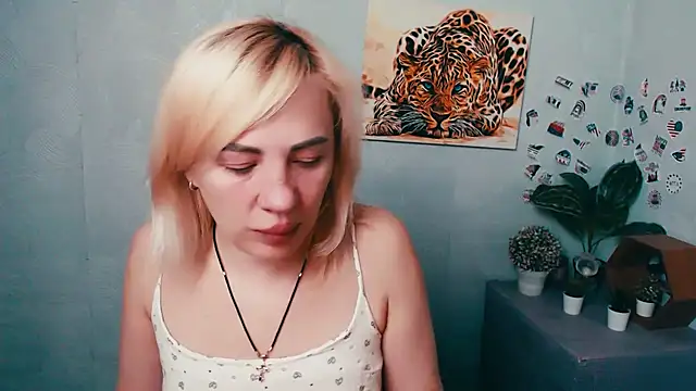 EmmaCat  online show from 03-06-26, 06:10