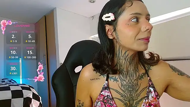 KoraRousee online show from 12-18-25, 02:45