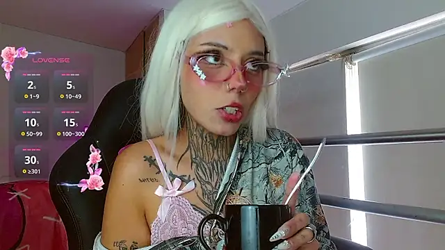 KoraRousee online show from 01-15-26, 01:48