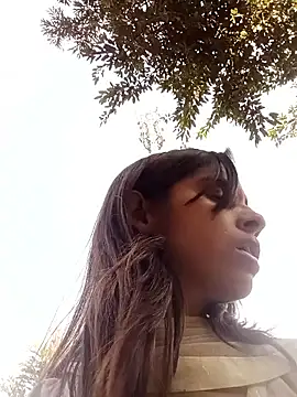 Snapshot of Saloni-Gupta chatting on 02-06-26, 08:51 Saloni-Gupta online show from 02-06-26, 08:51