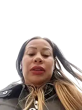 LaraCaliente online show from 10-27-25, 08:57