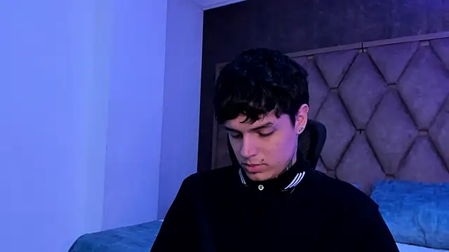 Declan-Fox online show from 02-05-26, 03:44