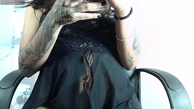 MavisManson online show from 10-23-25, 08:18