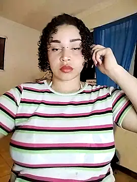 Snapshot of Julie_wallace chatting on 10-28-25, 03:58 Julie wallace online show from 10-28-25, 03:58