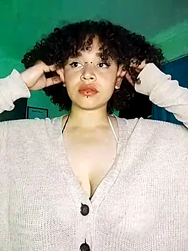 Snapshot of Julie_wallace chatting on 04-15-26, 04:03 Julie wallace online show from 04-15-26, 04:03