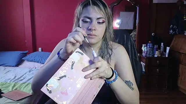 AlissaSpellman online show from 12-18-25, 08:04