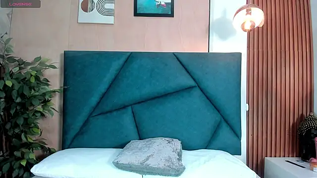 VictoriaHarriss online show from 12-16-25, 12:32